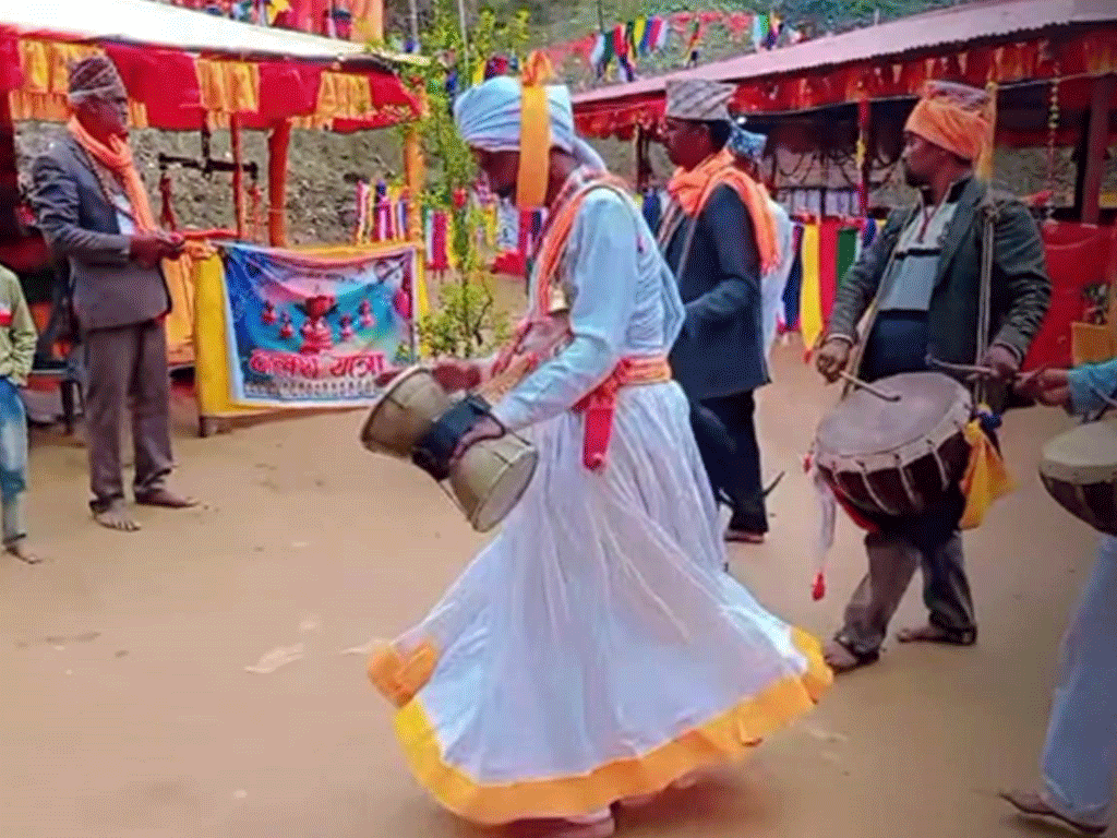 सुदूरपश्चिमको हुडकेली लोकनृत्य लोप हुने संघारमा