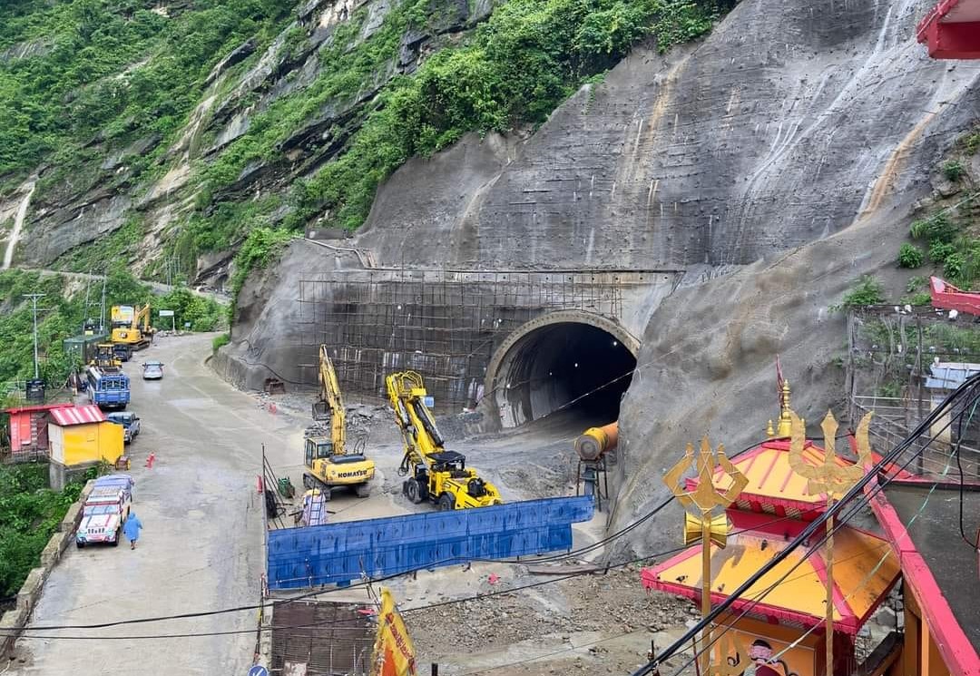 आधा खनियो सिद्धबाबा सुरुङको मुख्य टनेल