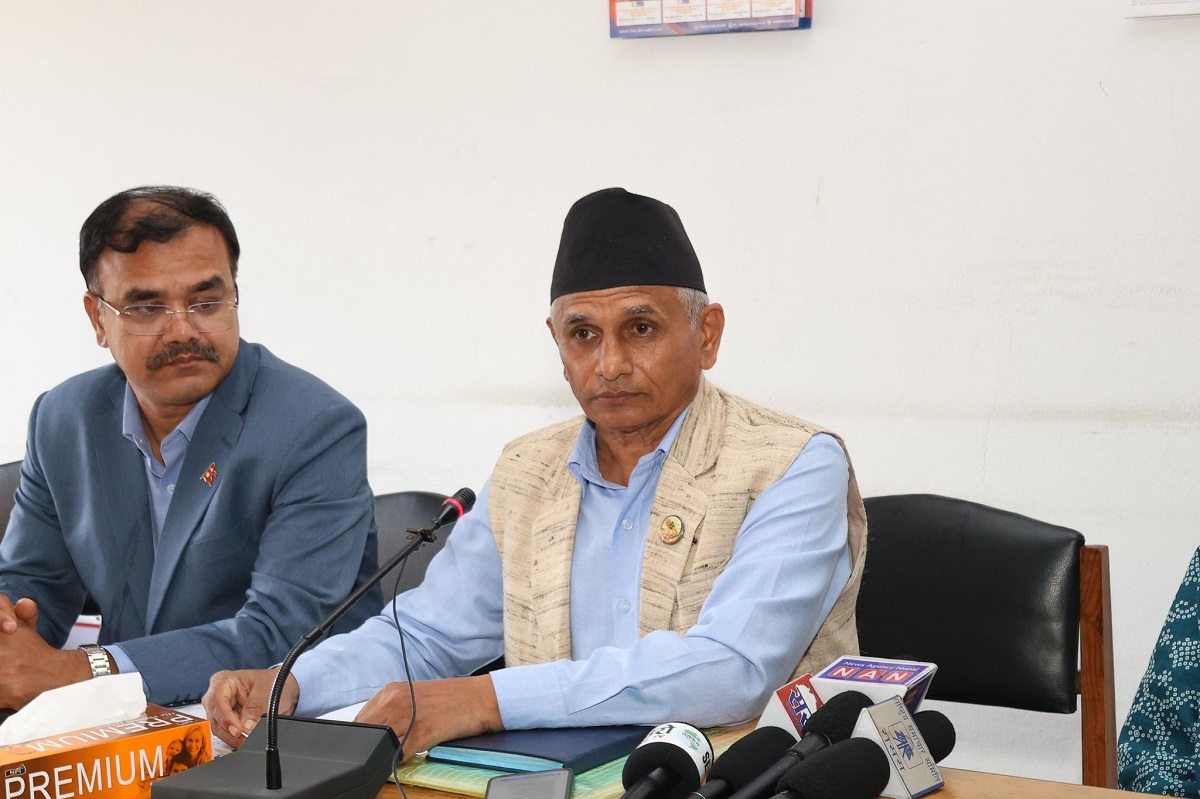 सेवानिवृत्त निजामती कर्मचारीले दोहोरो सुविधा लिन नपाउने व्यवस्था गरिनुपर्छ : हितराज पाण्डे