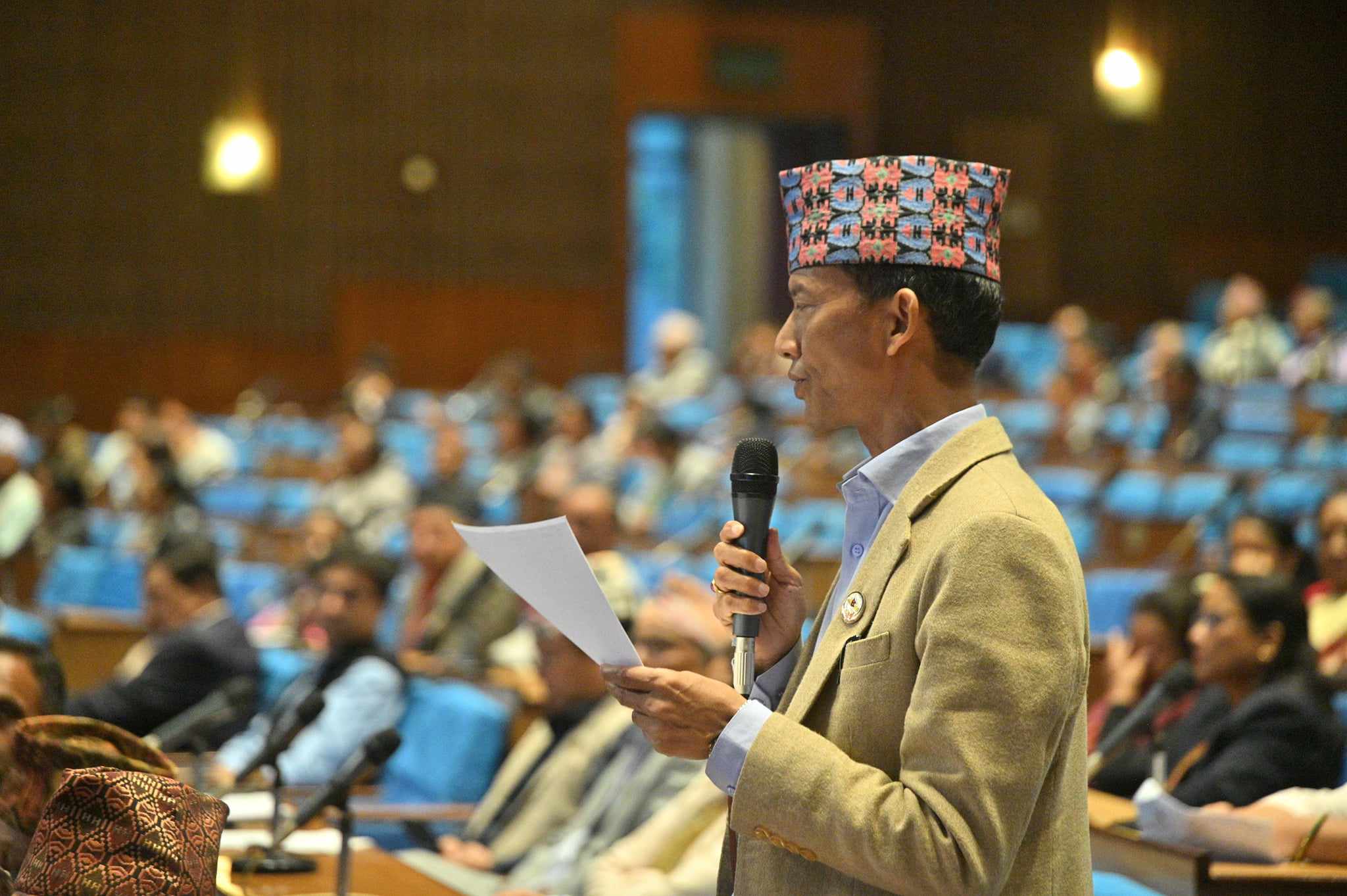 शिक्षकका माग पूरा नगरे सिंहदरबार र बालुवाटारबाट भाग्नुपर्ला : मेटमणि चौधरी