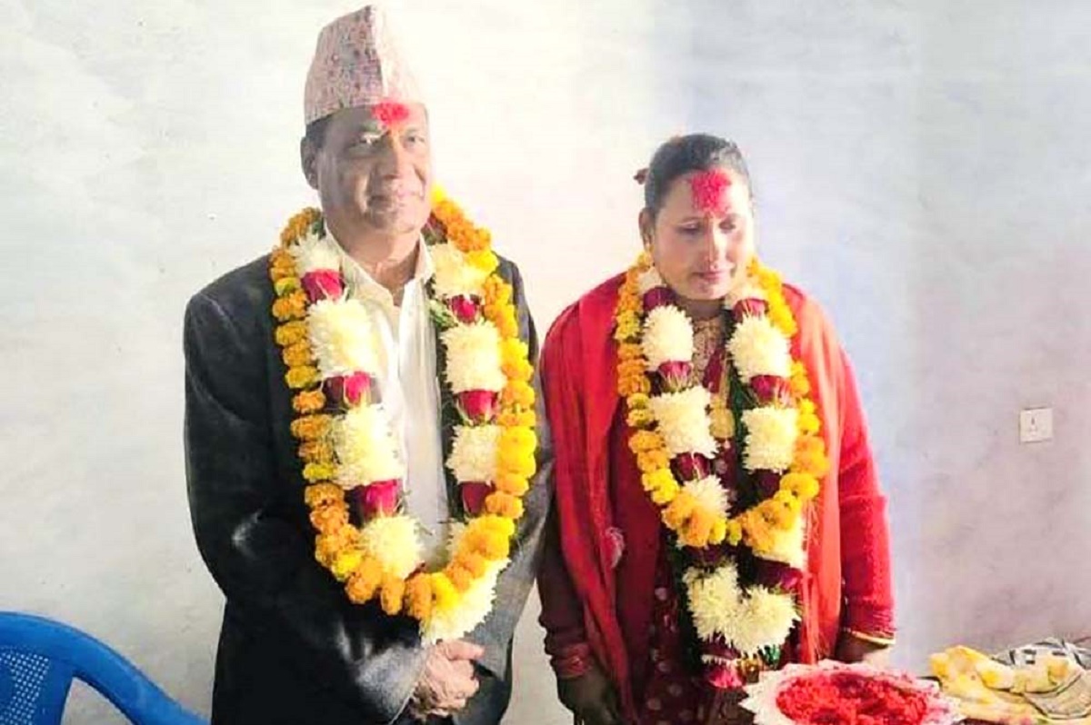 सुदूरपश्चिमका मन्त्री थापाले गरे ६५ वर्षमा विवाह
