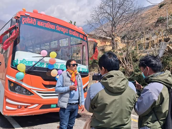 डोल्पामा पहिलो पटक नगर बस सञ्चालनमा