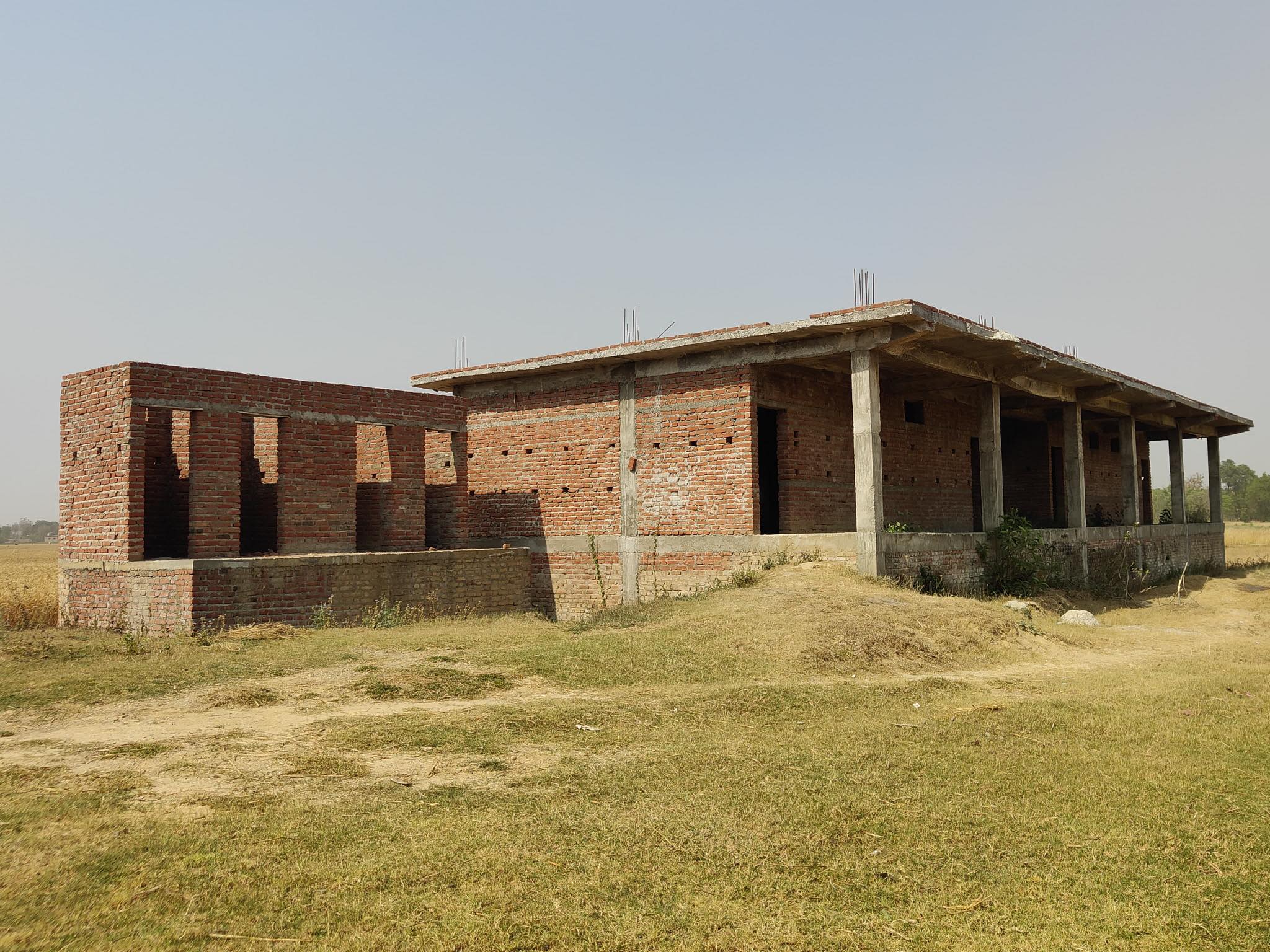 ३६ लाखमा बनेको विद्यालय भवन २ वर्षदेखि प्रयोगविहीन