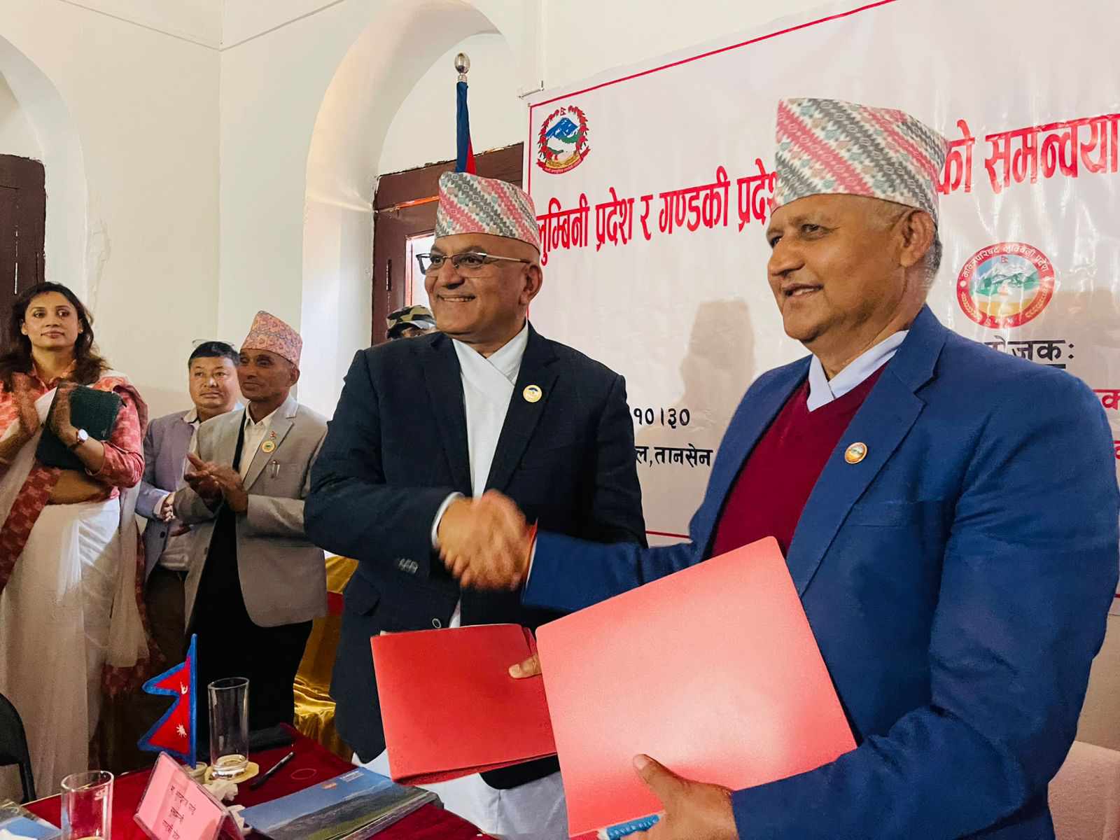 लुम्बिनी र गण्डकीबीच रणनीतिक विकासका लागि २१ बुँदे प्रतिबद्धता पत्रमा हस्ताक्षर 