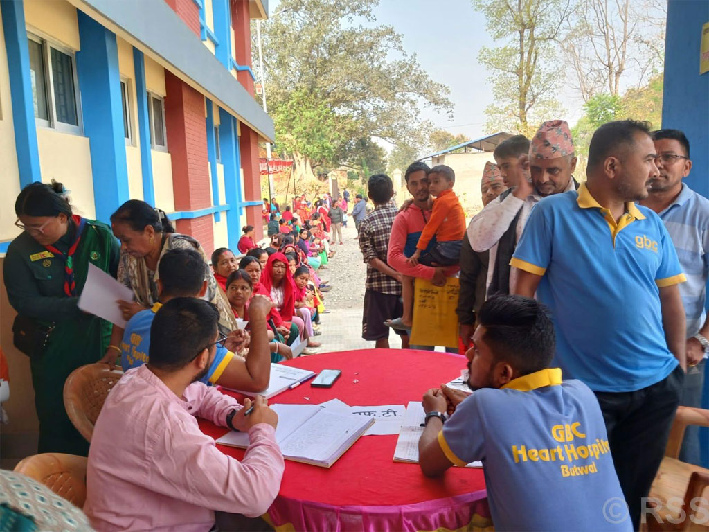 नि:शुल्क स्वास्थ्य शिविर: मुटु तथा मिर्गौलाका ७०० बिरामी लाभान्वित