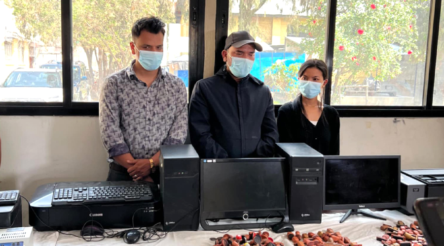 नक्कली कागजात बनाउने गिरोह पक्राउ