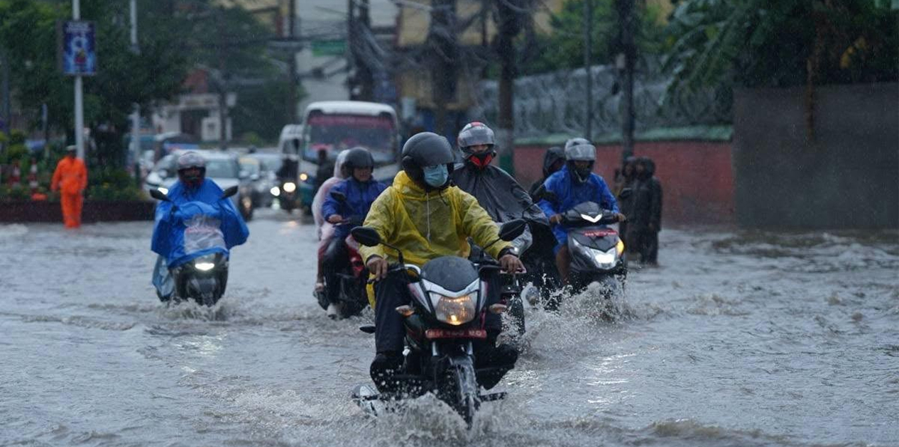 प्राविधिक कमजोरी र अतिक्रमणले बढायो माइतीघरमा डुबानको जोखिम