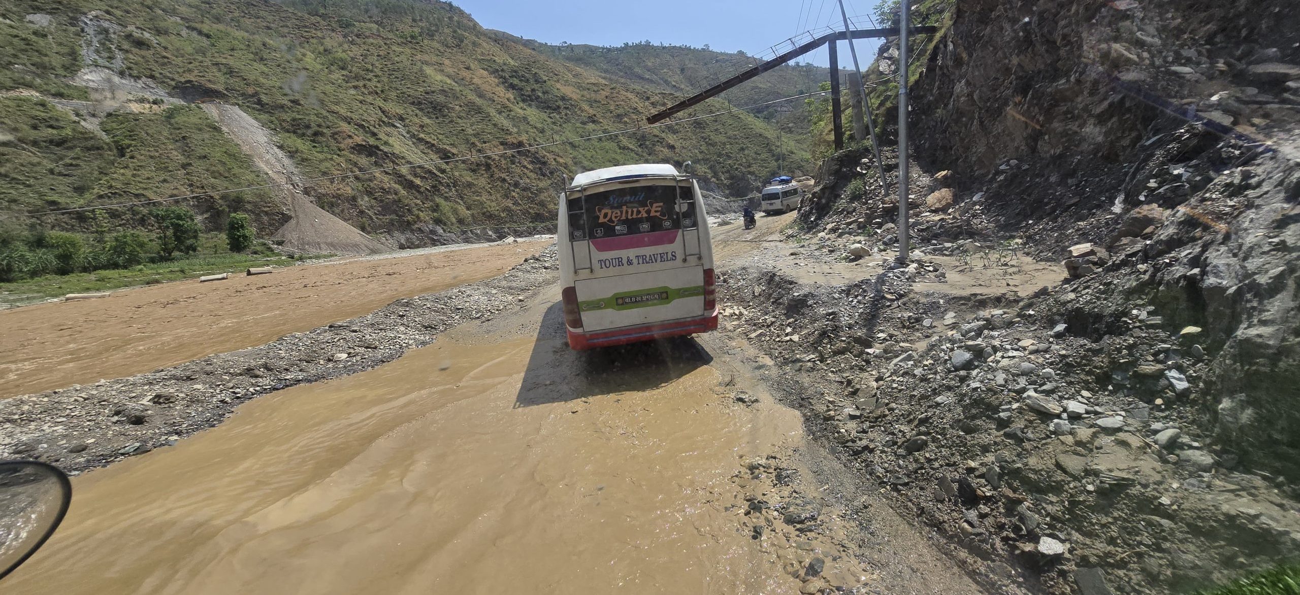 देशैभर फैलियो मनसुन प्रणाली, बीपी राजमार्गमा राति गाडी चलाउन बन्द