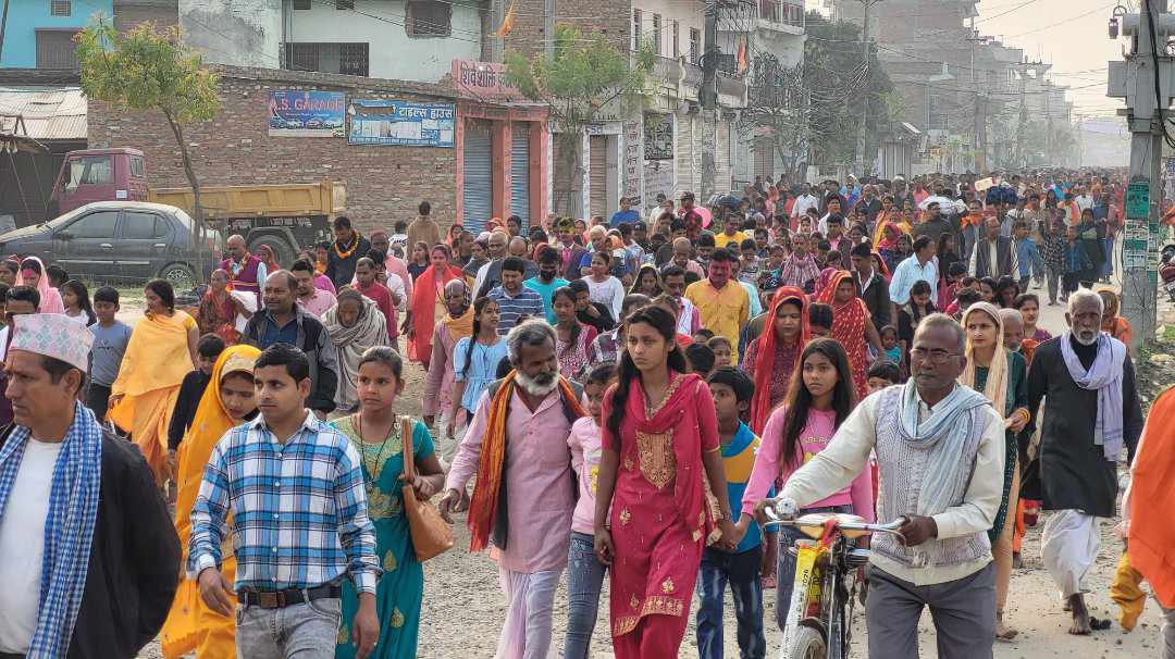 मध्यमा परिक्रमा : गुञ्जदै होरी गीत, रङ्गिदै माटो