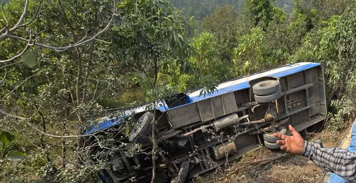 अर्घाखाँचीमा बस दुर्घटना हुँदा २४ जना घाइते