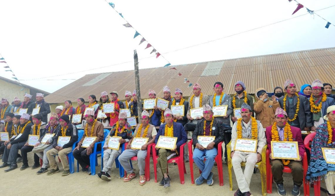 उत्पादनमा आधारित पुरस्कार नीतिले उत्साहित बन्दै कृषक