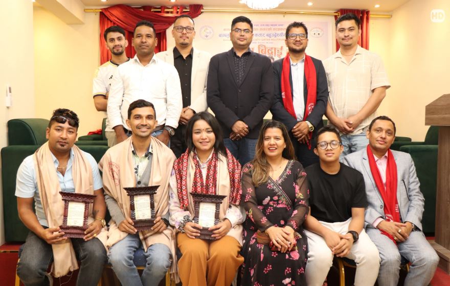 एकैदिन ५ संघसंस्थाबाट सम्मानित भए रेशम र सिम्रन