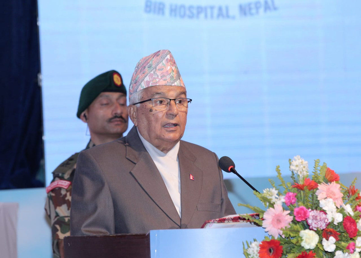 चिकित्सकहरू विदेशिने क्रम बढ्नु चिन्ताको विषय : राष्ट्रपति पौडेल