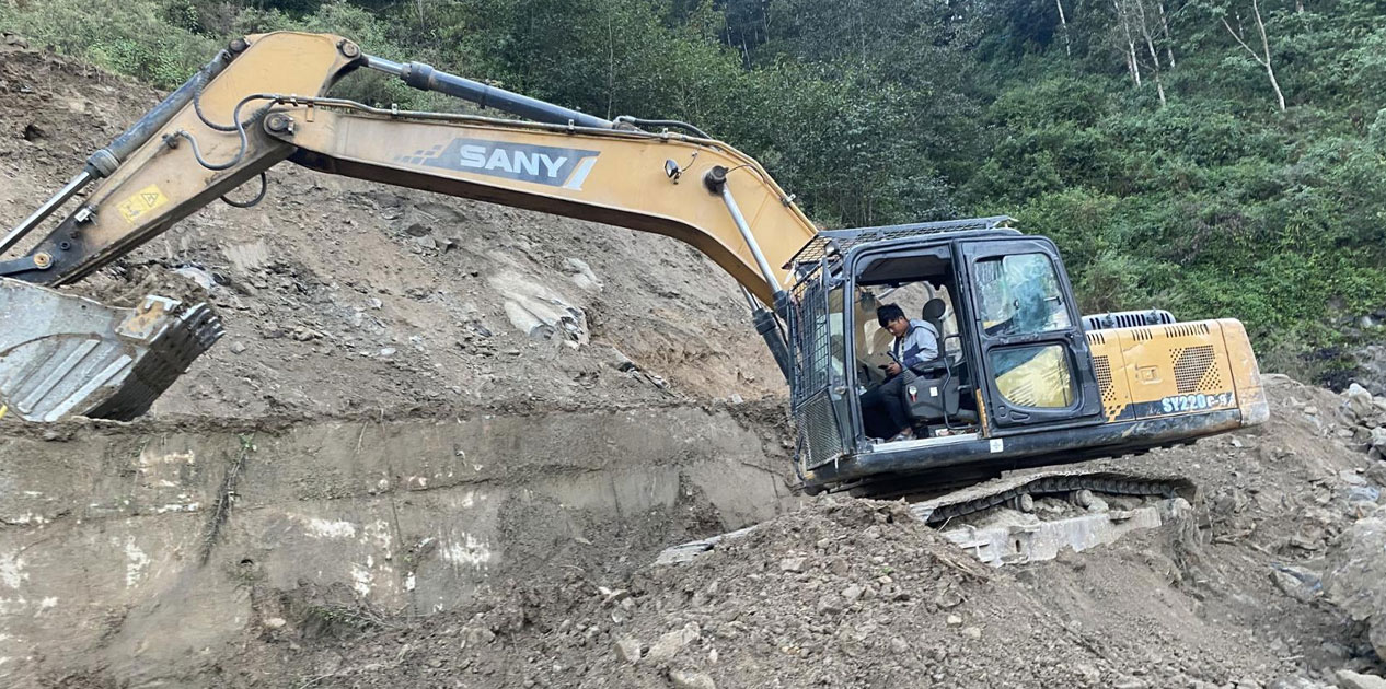 धुलिखेल-खावा खण्डमा आवागमन रोकेर स्तरोन्नति गरिँदै