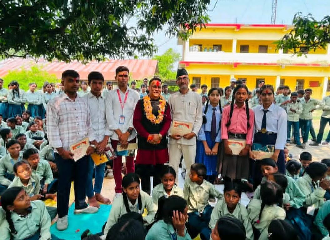 एसइईमा उत्कृष्ट नतिजा ल्याउने ६ विद्यार्थी नगदसहित सम्मानित