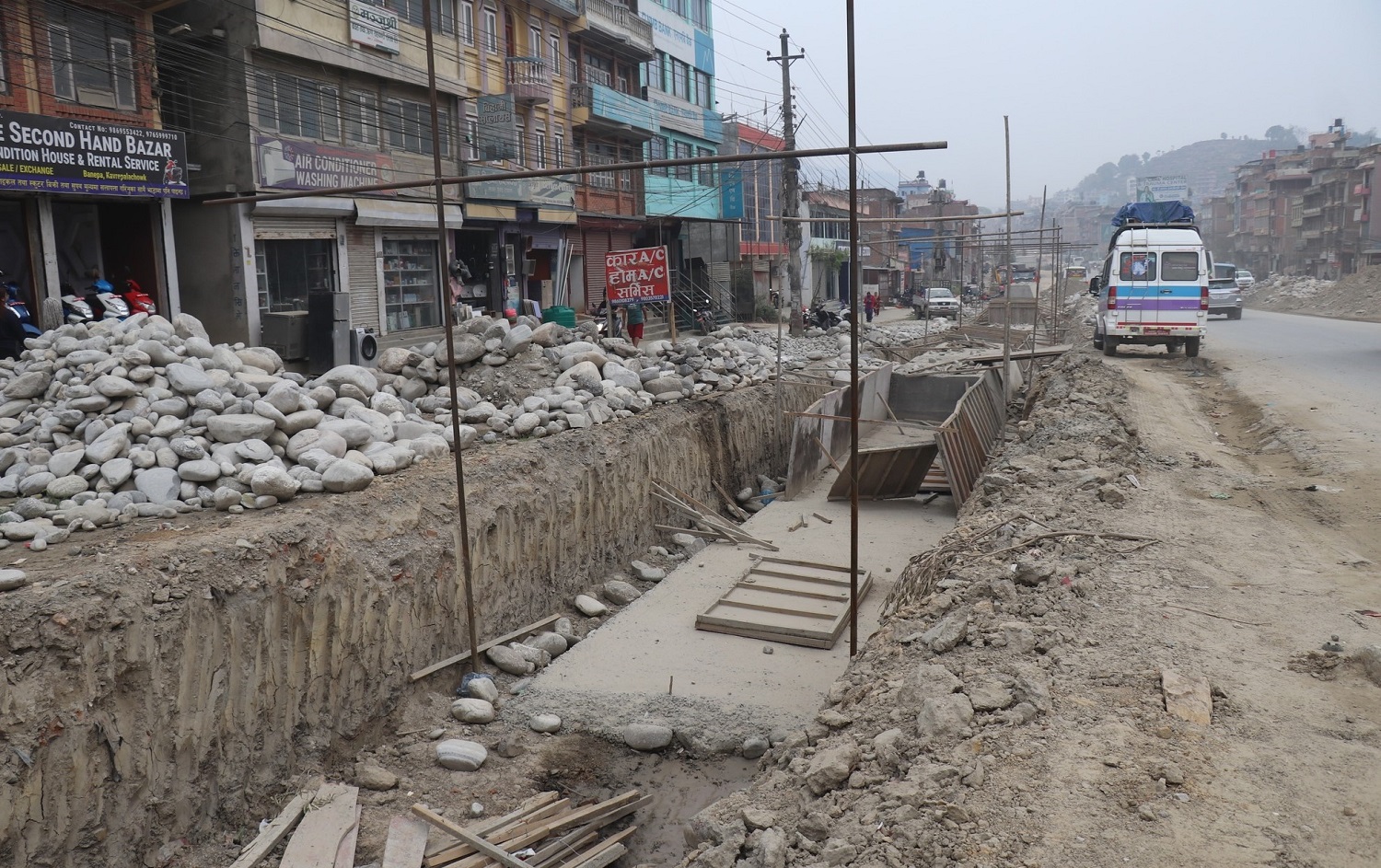 धुलिखेल–साँगा सडकः पुलबजार क्षेत्रमा काम रोकियो