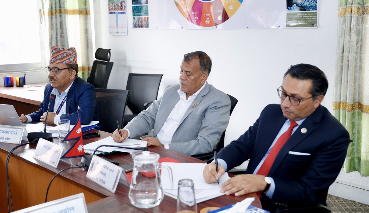 स्वास्थ्य बिमा कार्यक्रमको पुनर्संरचना बजेटबाटै गर्छौं : अर्थमन्त्री वाग्ले