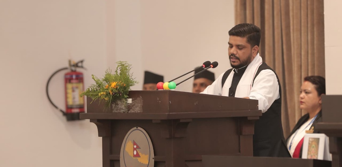 ठगीका ४० हजार उजुरी फर्छयोट गर्ने श्रममन्त्रीको प्रतिबद्धता