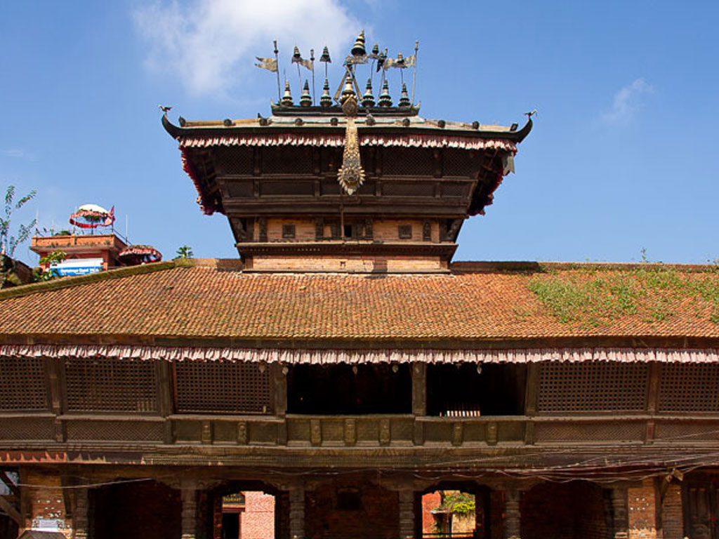 भक्तपुरको भीमसेन मन्दिरमा भक्तजनको भीड