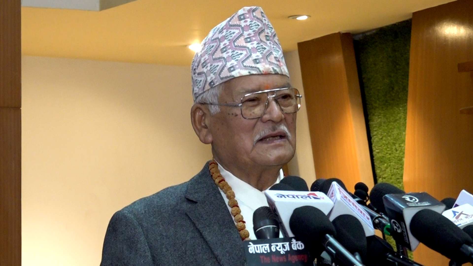 जेठको दोस्रो हप्तासम्म राजावादी अभियानको टुंगो लाग्छ : डा. गुरुङ