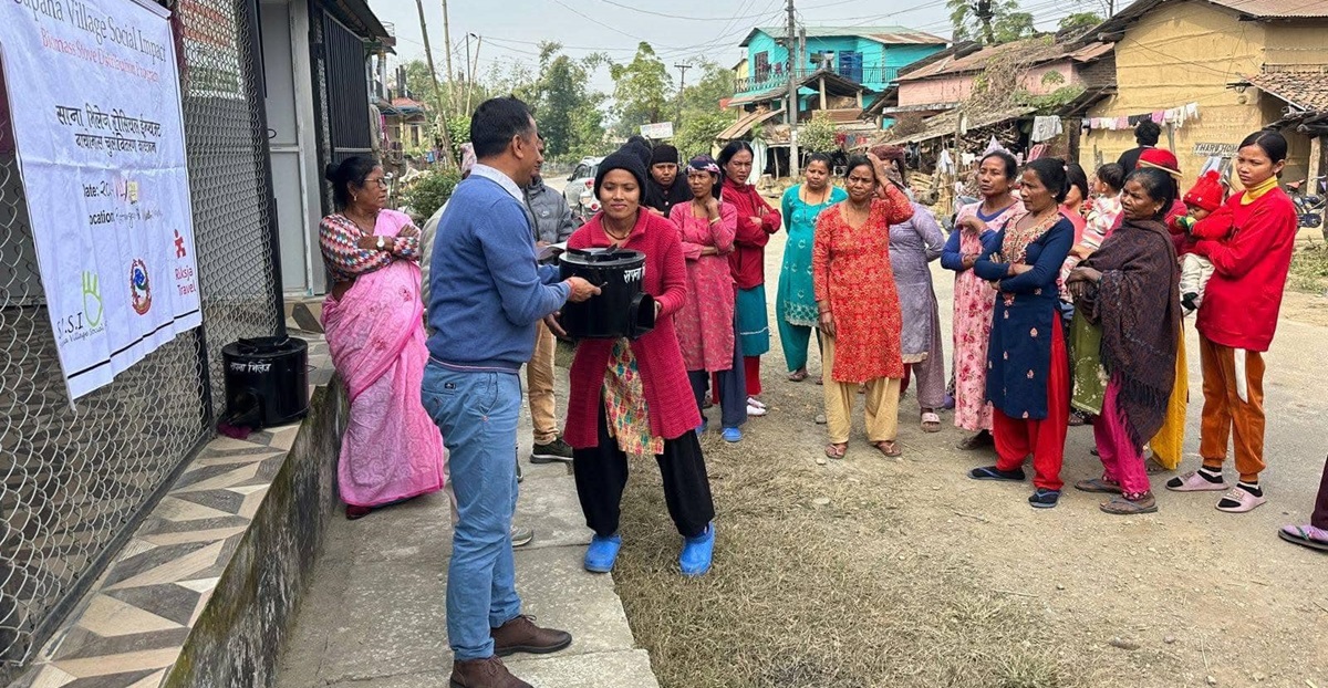 ९५० विपन्न परिवारलाई चुलो वितरण