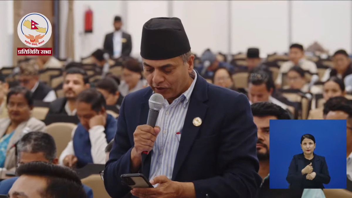 सांसद न्यौपानेले सुनाए बाँदर नियन्त्रणसम्बन्धी डमी बाघको कथा