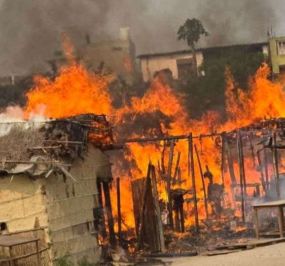 गरुडा आगलागी अपडेट : ७ घर जले, १३ लाख २० हजारको क्षति