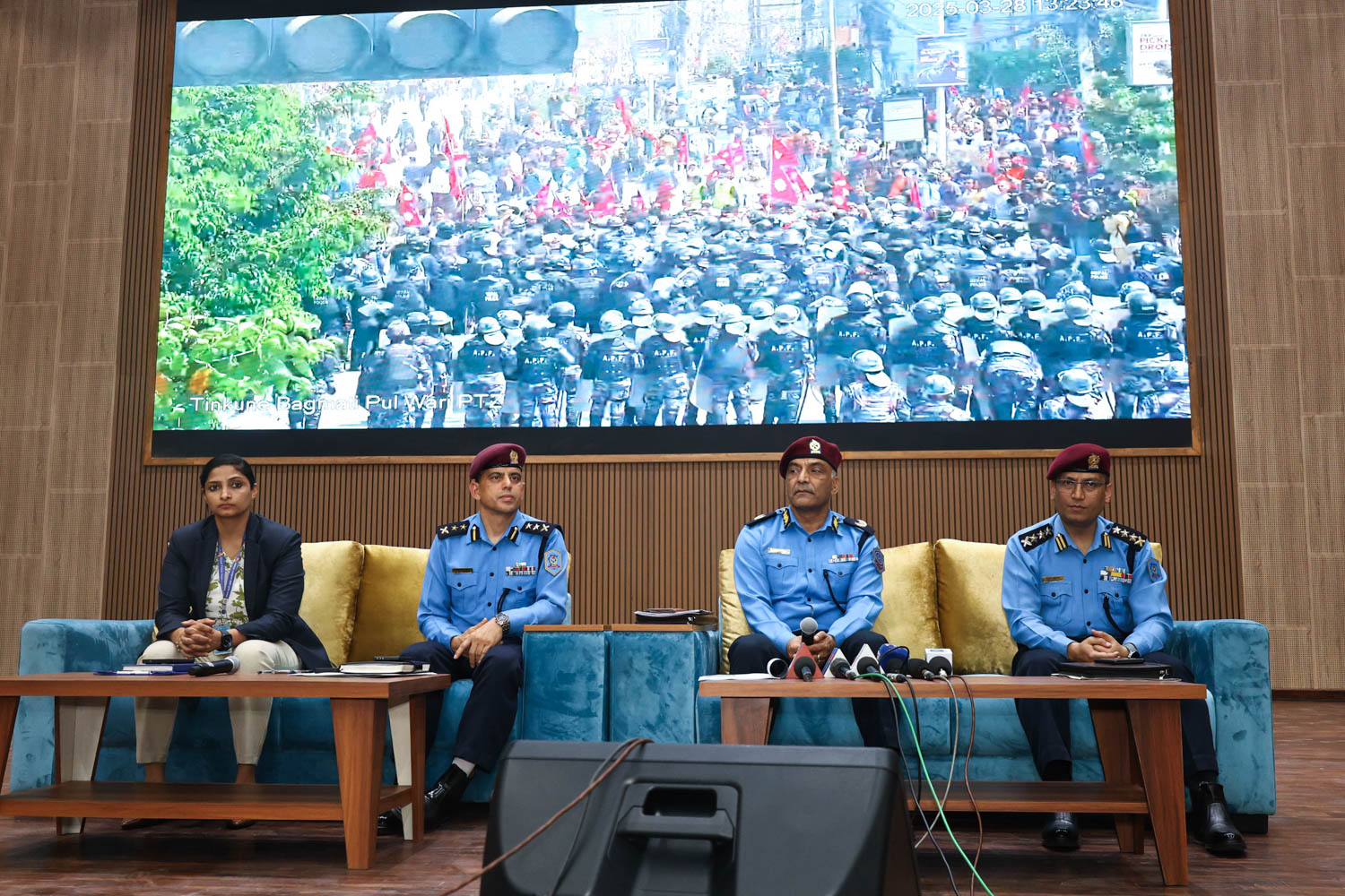चैत १५ गते भएको राजावादी आन्दोलनका क्रममा २० जनामाथि गोली प्रहार