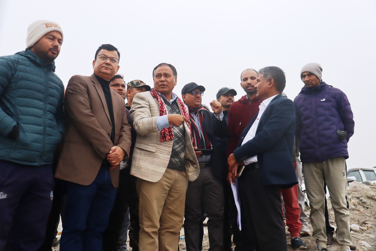 मन्त्री घिसिङ र महानिर्देशक बरालद्वारा महाकाली सिँचाइ तेस्रो चरण आयोजनाको निरीक्षण