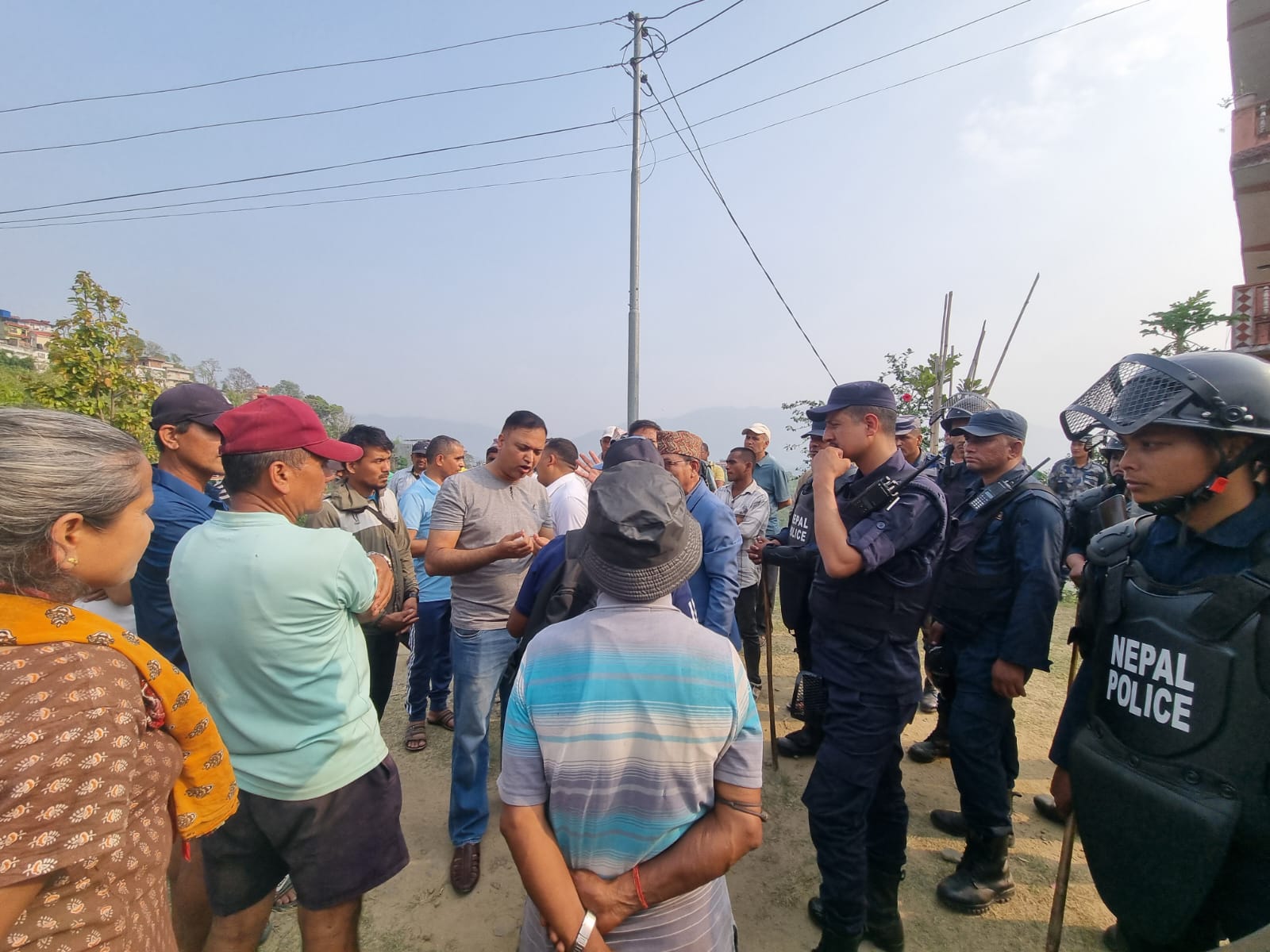 स्थानीयको अवरोधका कारण घ्याम्पेशाल विद्युत् सवस्टेशन चार्ज हुन सकेन