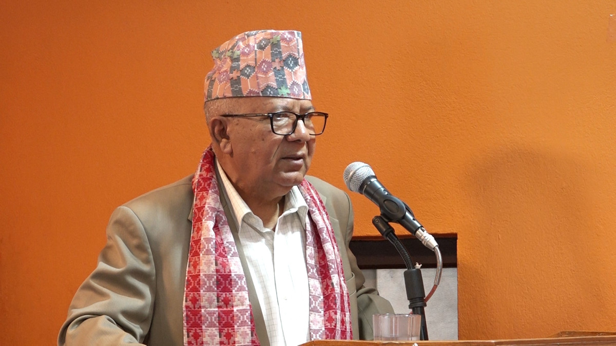 संविधान संशोधन गर्न कांग्रेस—एमालेले चासो दिएनन् : माधव नेपाल