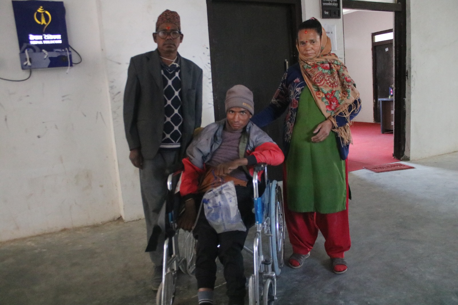 पूर्ण अशक्त हरिचन्द्रको उपचारका लागि सहयोगको याचना