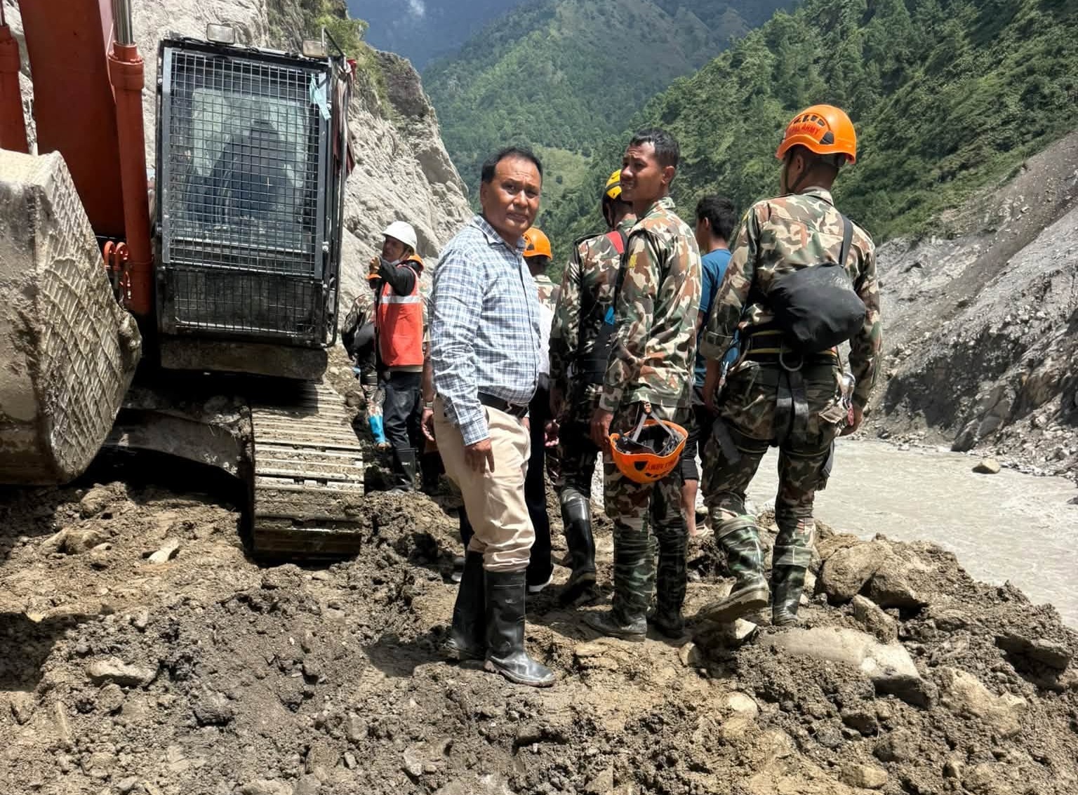 इको र चिसो हावाले जगायो चिलिमे सुरुङभित्र जीवितै उद्धारको आशा
