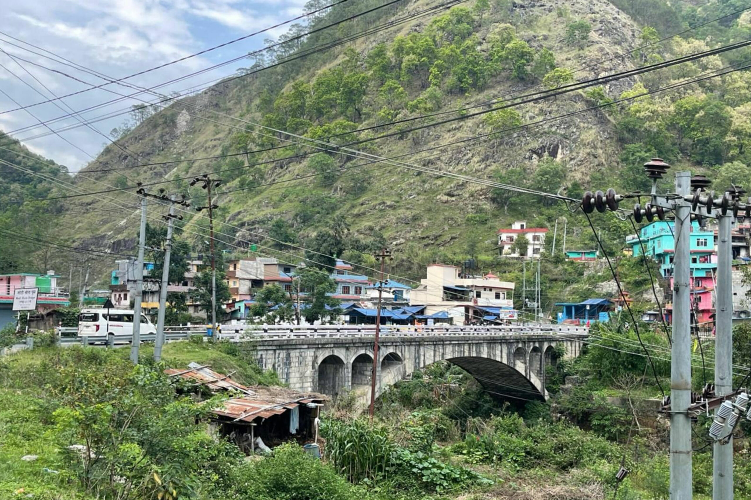 मध्यपहाडी लोकमार्गको मोदी खोलामा पुल निर्माण सुरु