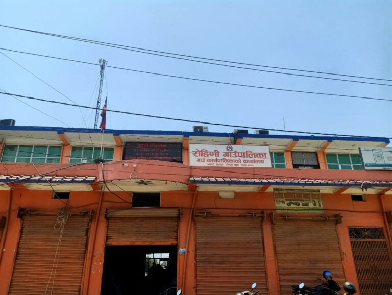 कर्मचारीलाई कुटपिट गर्ने वडा अध्यक्षलाई कारबाही नगरे कामकाज ठप्प पार्ने चेतावनी 