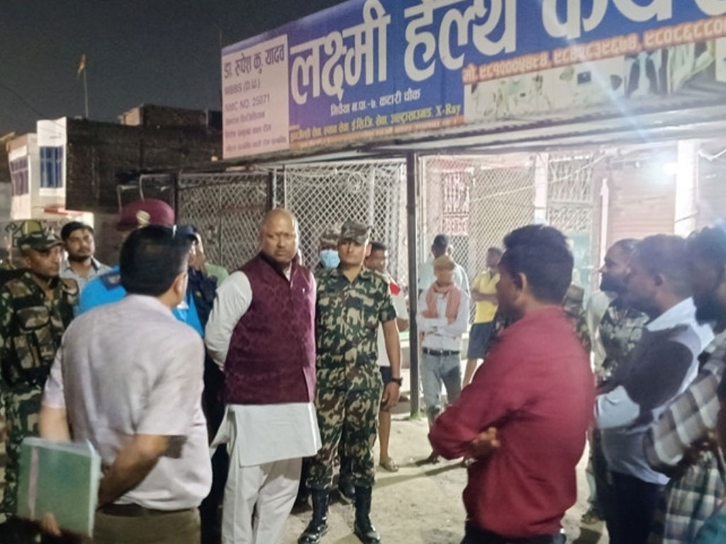 मुख्यमन्त्री सिंहद्वारा मिर्चैयाका अस्पताल अनुगमन, २ जना पक्राउ