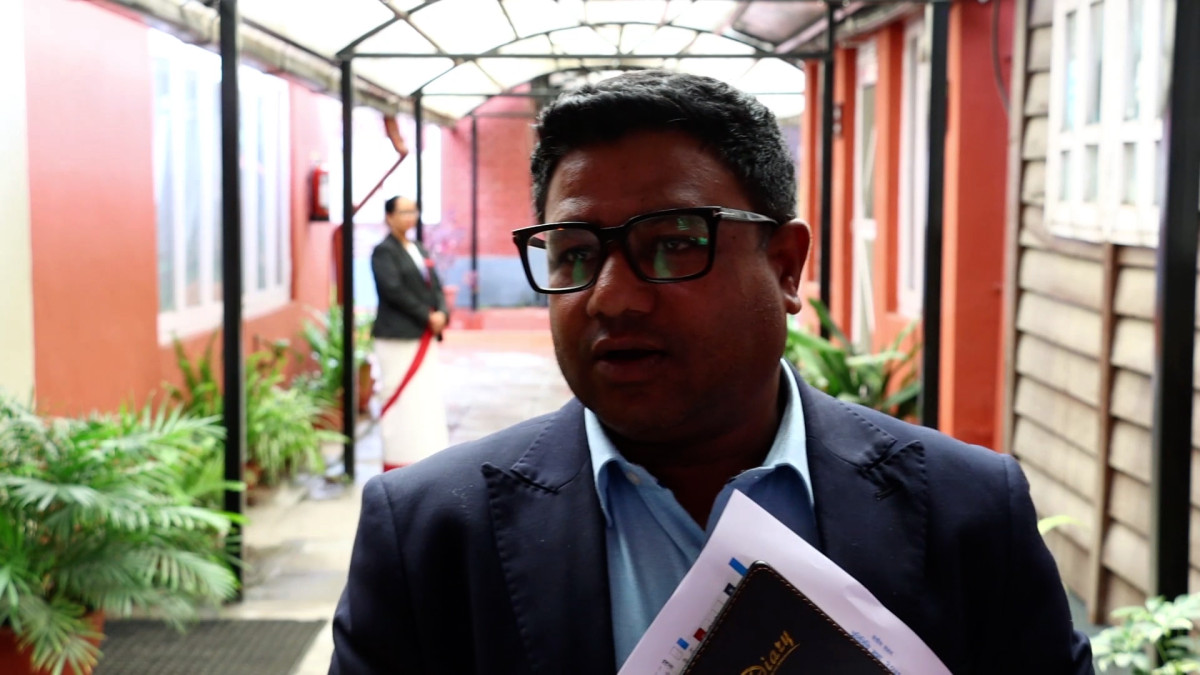संसदमा बोल्न पाउनु प्रधानमन्त्रीको अधिकार हो, हामी रोक्दैनौं : सन्तोष परियार