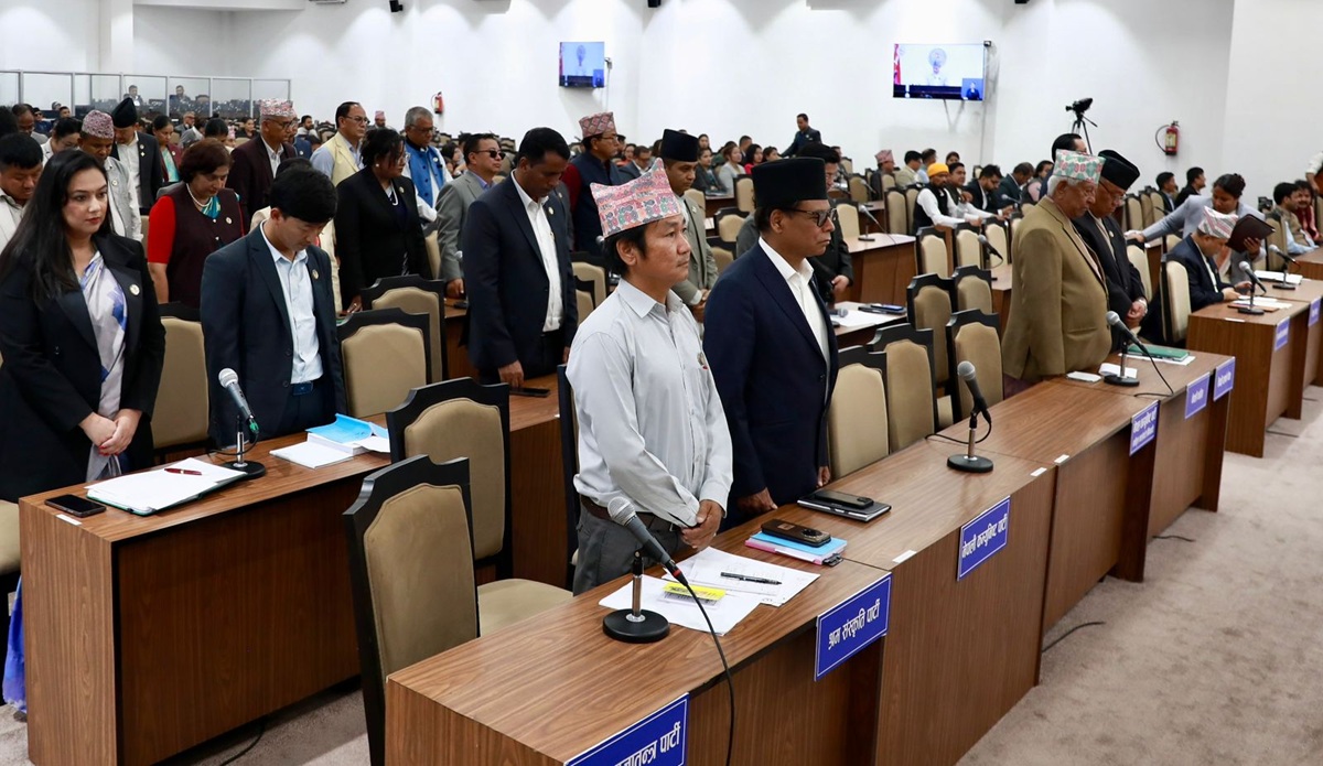 विपक्षी सांसदले संसद् बैठकमा आफैं समय तोकेर मौनधारण गरेपछि...