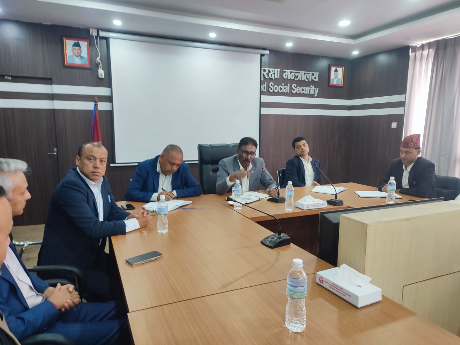 विदेशमा श्रमिकका समस्या समाधान गर्न सरकार–एनआरएनए सहकार्य