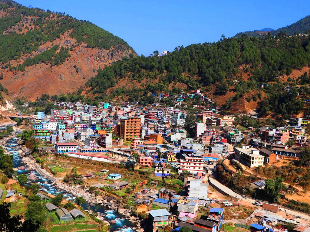 फस्टाउँदै बुर्तिबाङको पर्यटन व्यवसाय