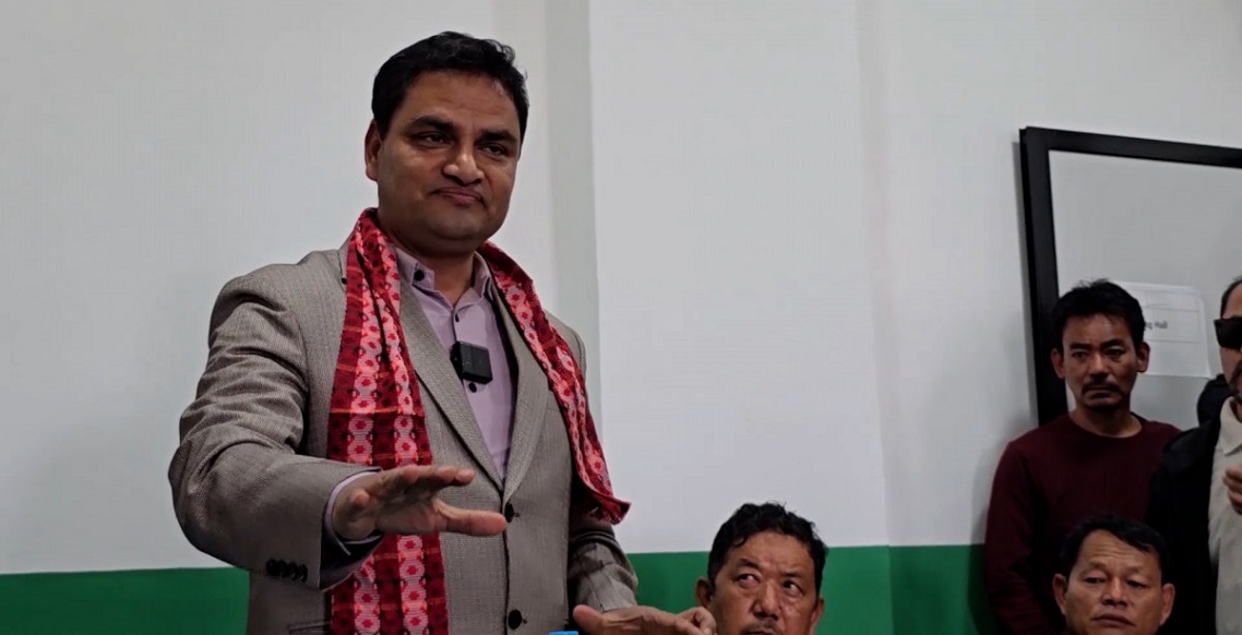 पूर्वविशिष्टलाई सुविधा दिनुहुन्न : स्वास्थ्यमन्त्री