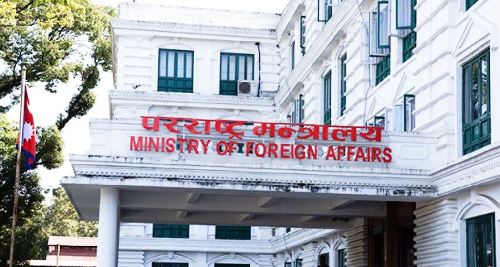 सरकारले भन्योः मध्यपूर्वका विमानस्थलहरुमा कोही पनि नेपाली नागरिक अलपत्र अवस्थामा छैनन्