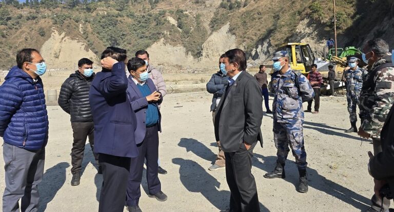 उपप्रधानमन्त्री सिंहद्वारा बन्चरेडाँडाको अनुगमन
