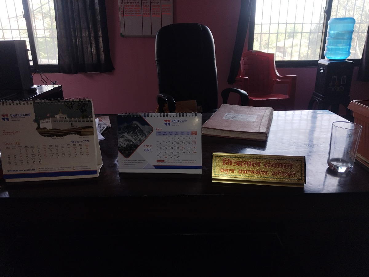 गुजरामा प्रशासकीय अधिकृत नहुँदा सेवा प्रभावित