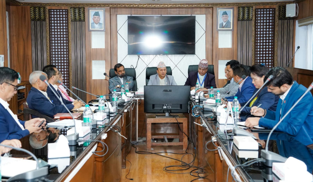जनतालाई सेयर दिएर तमोर जलाशययुक्त आयोजना अघि बढाउँछौं : मन्त्री खड्का