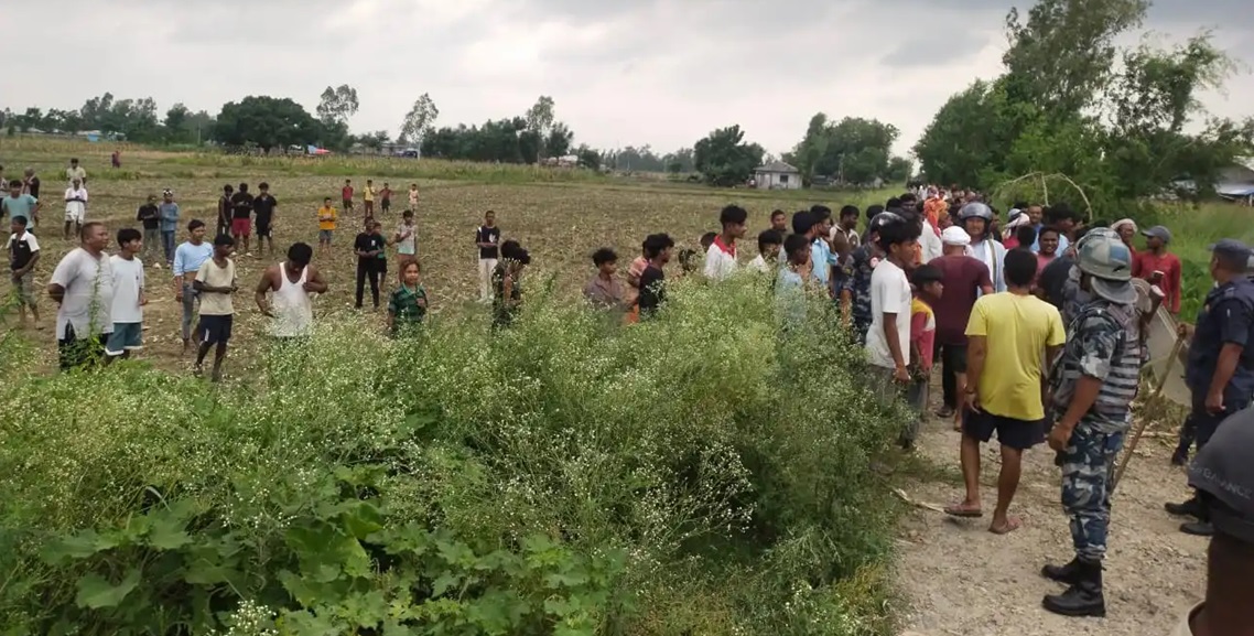 सर्लाहीको बरहथवामा बाटो विस्तार गर्ने क्रममा झडप, प्रहरीसहित १० जना घाइते
