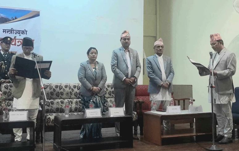 गण्डकी प्रदेशका वनमन्त्री पौडेलले लिए शपथ