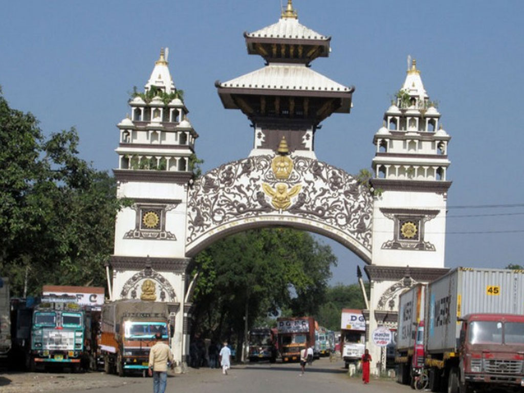 सीमावर्ती क्षेत्रमा कोभिड देखिएपछि वीरगञ्ज नाकामा सतर्कता अपनाइँदै
