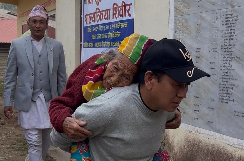 दिक्तेलमा नि:शुल्क आँखा शल्यक्रिया शिविर