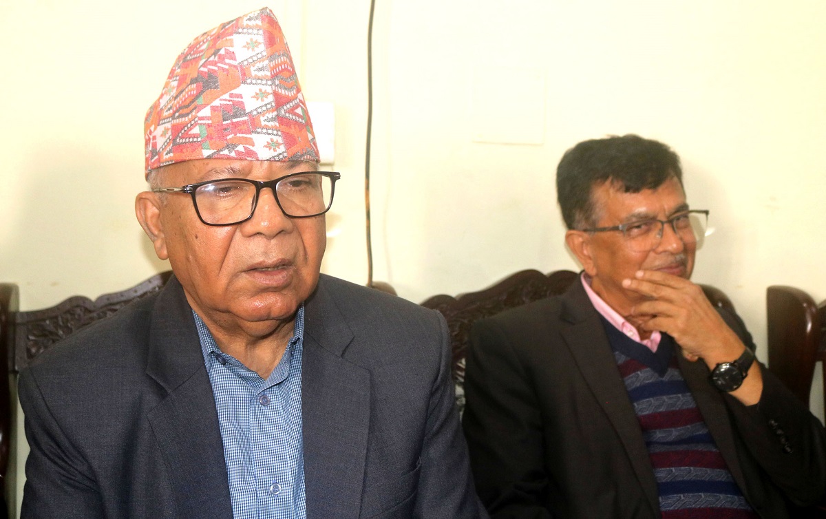 राजतन्त्रको औचित्य छैन : माधव नेपाल